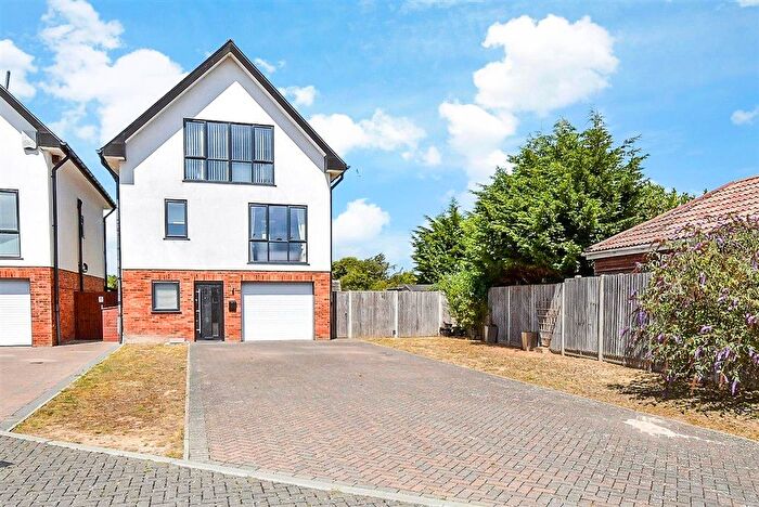 4 Bedroom Detached House For Sale In Prime View, New Romney, Kent, TN28