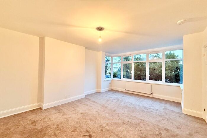 1 Bedroom Flat To Rent In London Road, SS9