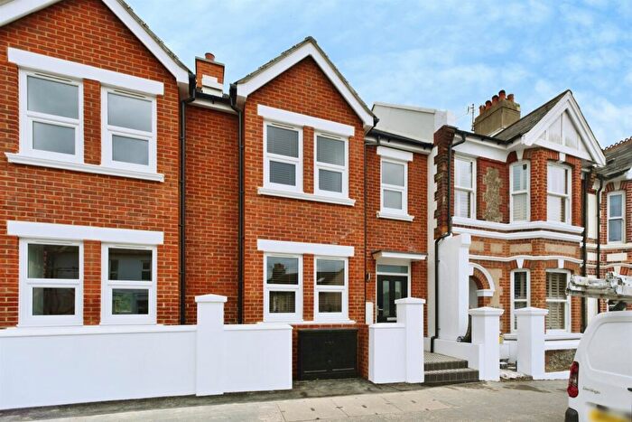 3 Bedroom Terraced House For Sale In Queens Park Road, Brighton, BN2