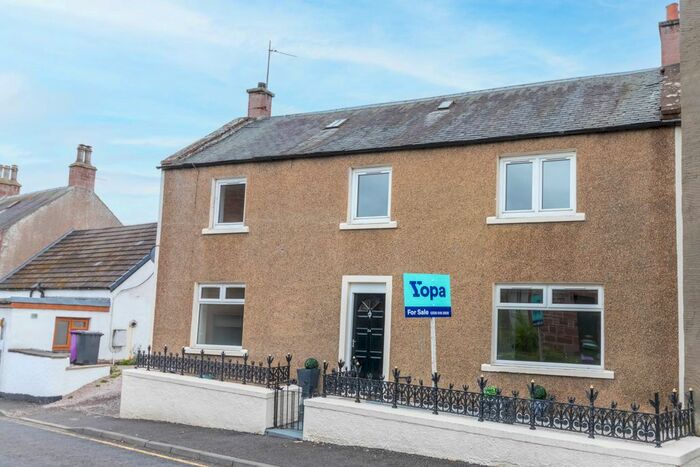 3 Bedroom Link Detached House For Sale In Marywell Brae, Kirriemuir, DD8