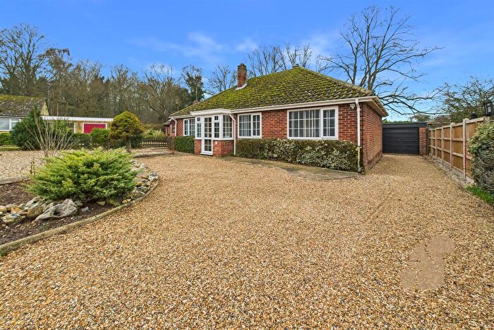 3 Bedroom Detached Bungalow For Sale In Icepits Close, Bury St. Edmunds, IP31