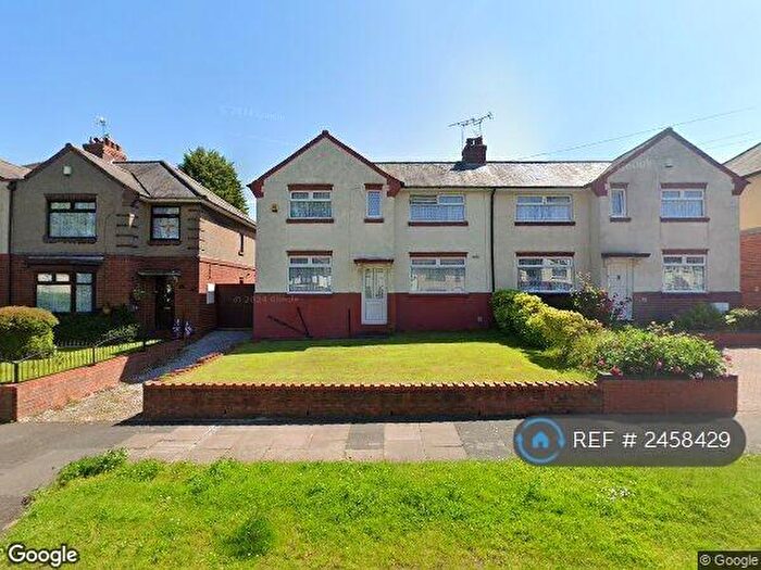 3 Bedroom Semi-Detached House To Rent In Clent Road, Oldbury, B68