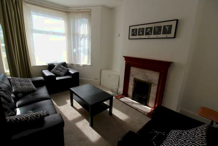 4 Bedroom Terraced House To Rent In Richards Street - Cardiff, CF24