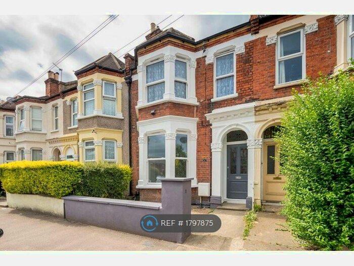 2 Bedroom Flat To Rent In St. Saviours Road, Croydon, CR0