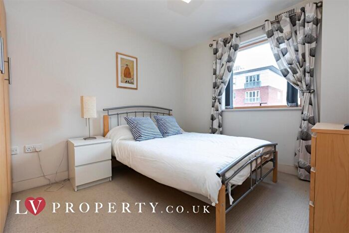 2 Bedroom Apartment To Rent In Canal Wharf Apartments, B1