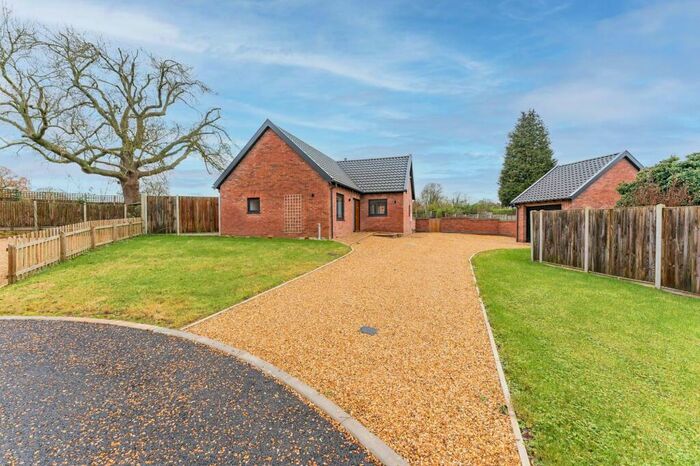 3 Bedroom Detached Bungalow For Sale In Blenheim Drive, Swanton Morley, NR20