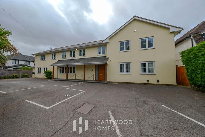 6 Bedroom Detached House For Sale In Sandpit Lane, St. Albans, AL1