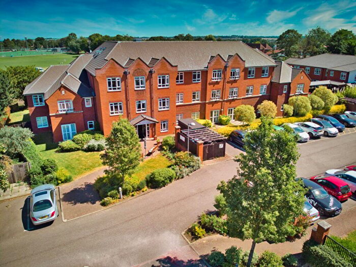 1 Bedroom Retirement Property For Sale In Archers Court, Elmside Walk, Hitchin, SG5