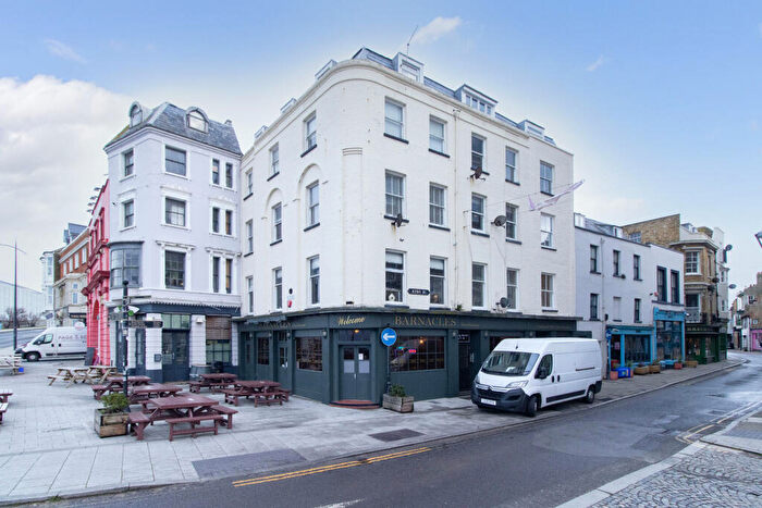 2 Bedroom Flat For Sale In King Street, Margate, CT9