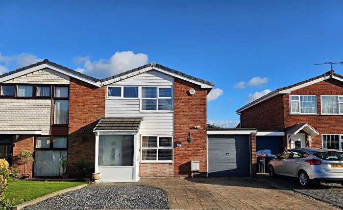 3 Bedroom Semi Detached House For Sale In Brackendale, Elton, CH2