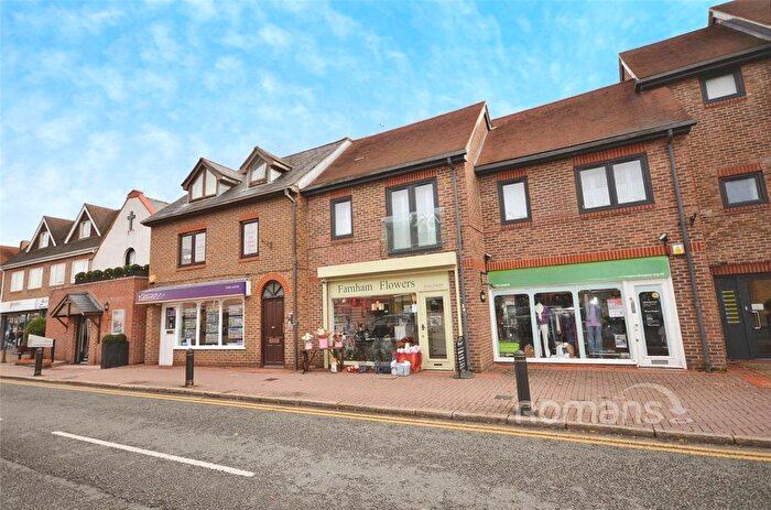 2 Bedroom Flat To Rent In The Broadway, Farnham Common, Slough, SL2