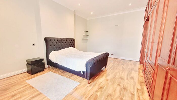 1 Bedroom Flat To Rent In West Halkin Street, London, SW1X