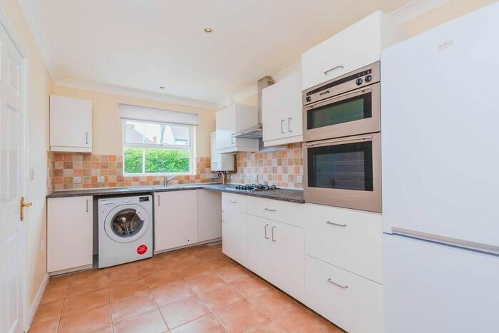 3 Bedroom Property To Rent In Sydenham Park Road, Sydenham, London, SE26