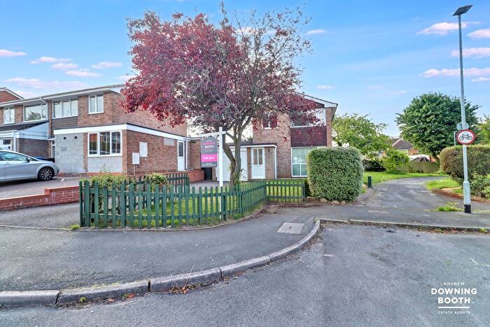 3 Bedroom Detached House For Sale In Terry Close, Lichfield, WS13