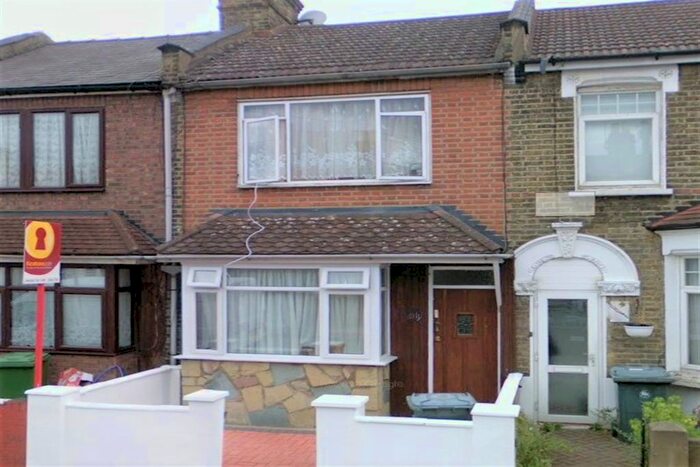 3 Bedroom Terraced House To Rent In Upperton Road West, London, E13