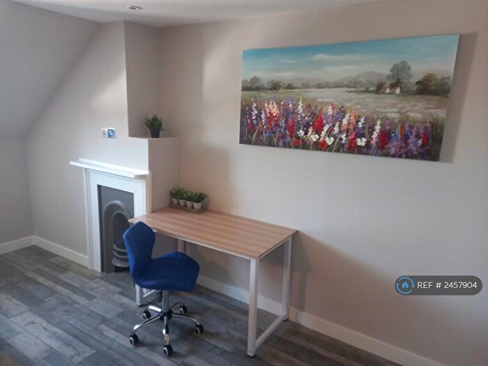 3 Bedroom Terraced House To Rent In Hill St, Reading, RG1