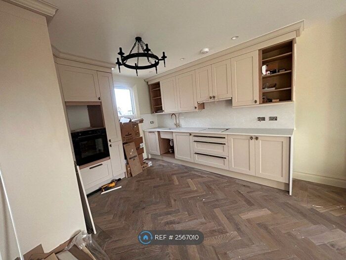 2 Bedroom Maisonette To Rent In Richmond Road, London, N2