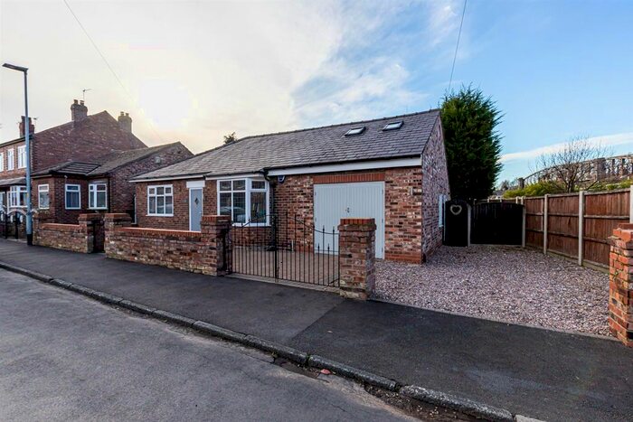 2 Bedroom Bungalow To Rent In Mayfield Road, Grappenhall, Warrington, WA4