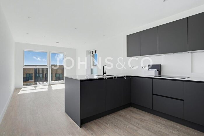 2 Bedroom Flat To Rent In Kew Bridge Rise, Kew Bridge, London, TW8