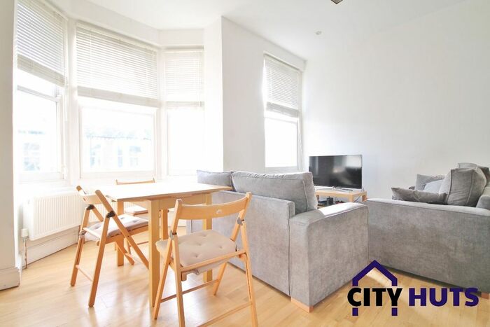 4 Bedroom Flat To Rent In Hartham Road, London, N7