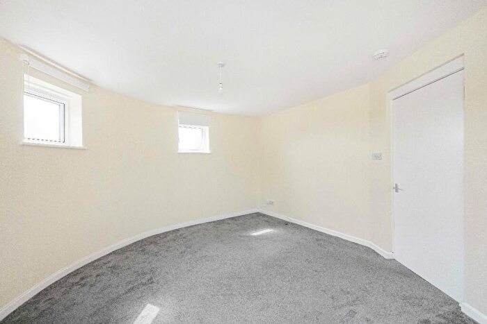 1 Bedroom Flat To Rent In Juniper Crescent, London, NW1