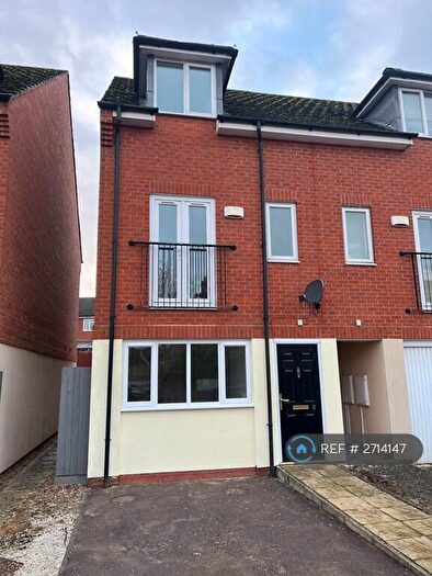 4 Bedroom Semi Detached House To Rent In Wilson Road, Rushden, NN10