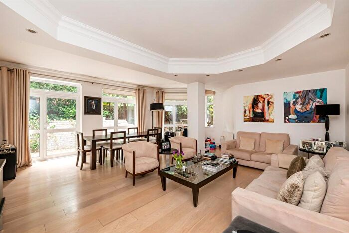 3 Bedroom Flat For Sale In Greenaway Gardens, Hampstead, NW3