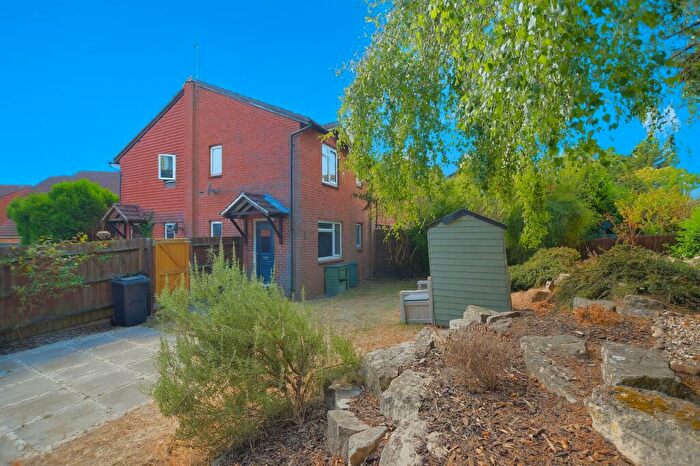 1 Bedroom Terraced House For Sale In Camden Place, Calcot, RG31