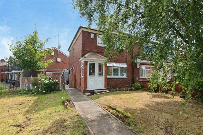 3 Bedroom Semi-Detached House For Sale In Marsh Lane, West Bromwich, B71