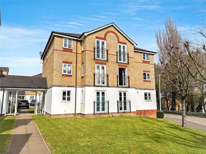 2 Bedroom Flat For Sale In Clarence Close, Barnet, EN4