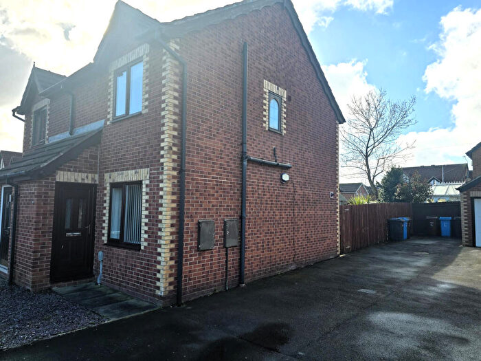 2 Bedroom Semi-Detached House To Rent In Howdale Road, Hull, North Humberside, HU8