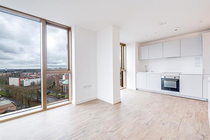 2 Bedroom Apartment To Rent In South Central, B5