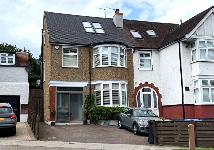 5 Bedroom Semi-Detached House For Sale In Old Park Avenue, Enfield, EN2