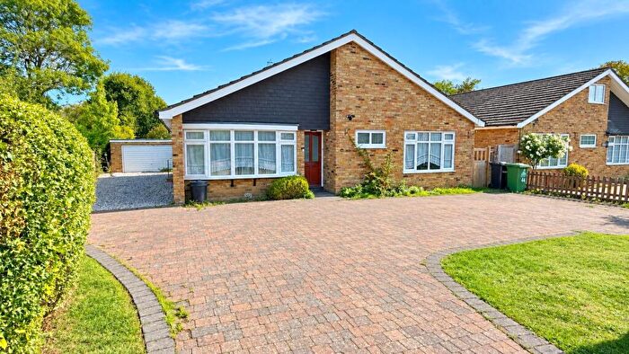 2 Bedroom Detached Bungalow For Sale In Jones Road, Goffs Oak, EN7