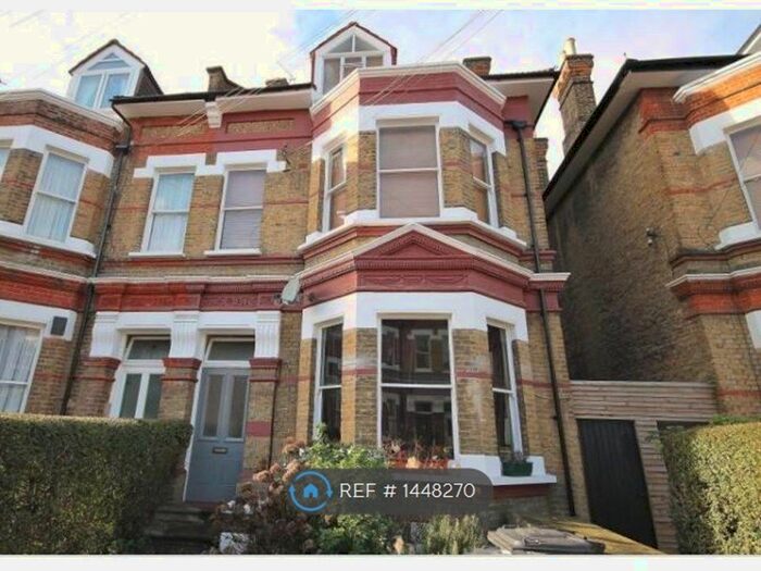 2 Bedroom Flat To Rent In Tierney Road, London, SW2