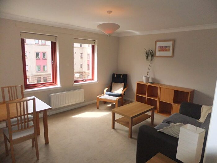 1 Bedroom Flat To Rent In North Werber Place, Edinburgh, EH4
