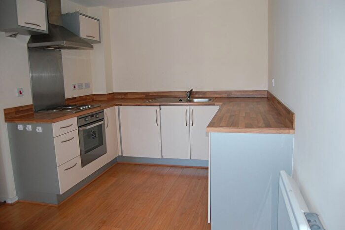 2 Bedroom Flat To Rent In The Decks, Runcorn, WA7