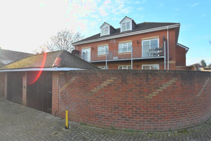 1 Bedroom Flat To Rent In Harrison Road, Swathling, Southampton, SO17