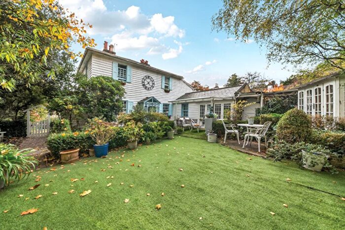 3 Bedroom Detached House For Sale In Mount Gardens, London, SE26