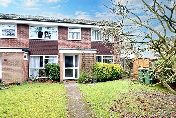 3 Bedroom End Of Terrace House To Rent In Frith Knowle, Hersham Village, Surrey, KT12