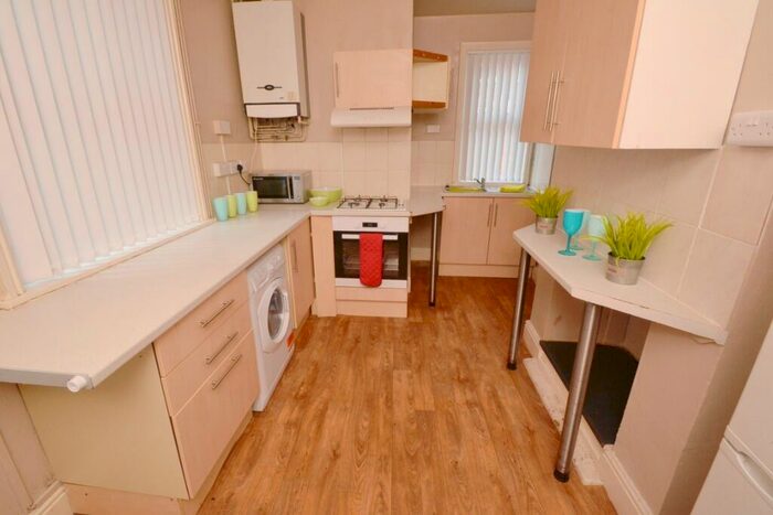 4 Bedroom Semi Detached House To Rent In Hawksworth Road, West Bridgford, NG2