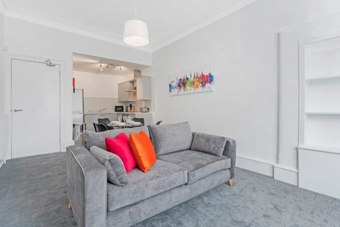 2 Bedroom Flat To Rent In Alexandra Parade, Dennistoun, Glasgow, G31