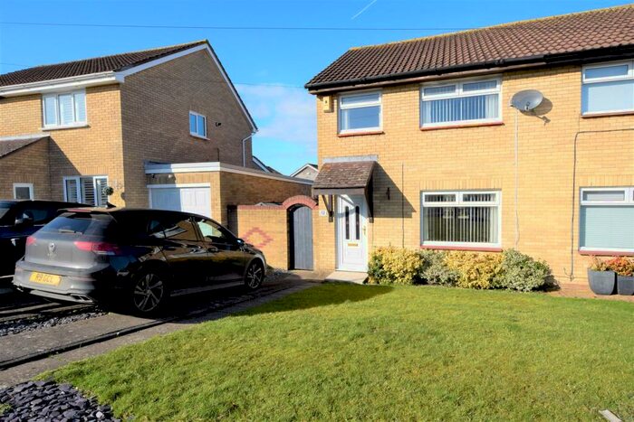 3 Bedroom Semi-Detached House To Rent In Buckingham Place, Barry, CF62