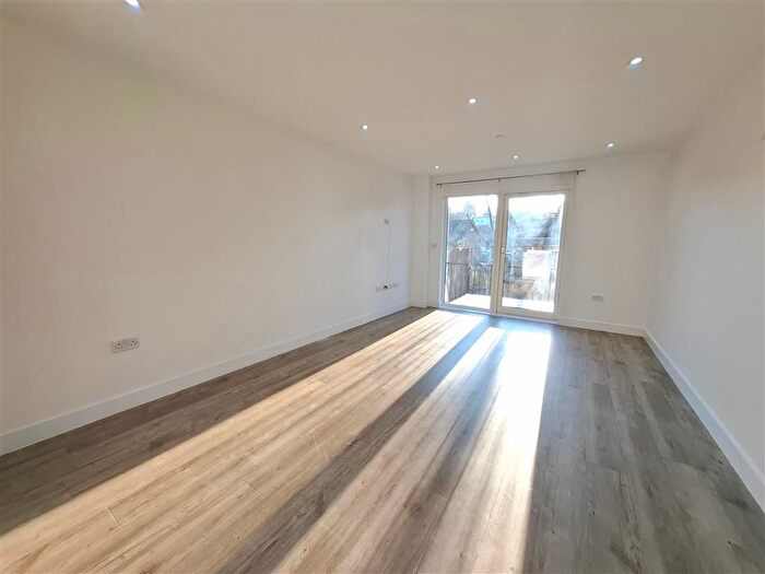 2 Bedroom Flat To Rent In Dacorum Way, Hemel Hempstead, HP1