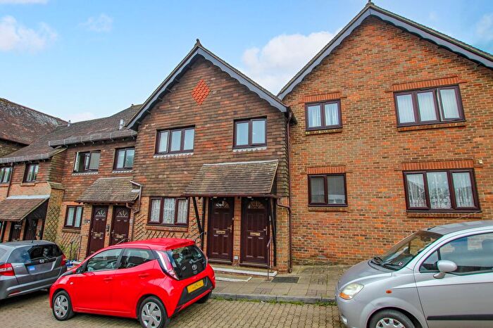2 Bedroom Property For Sale In St Martins Way, Battle, TN33
