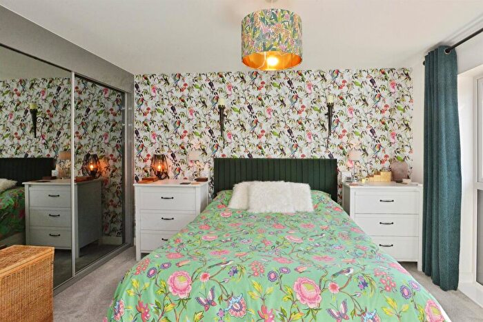 4 Bedroom Detached House For Sale In Montgomery Way, Glebe Farm, Milton Keynes, MK17