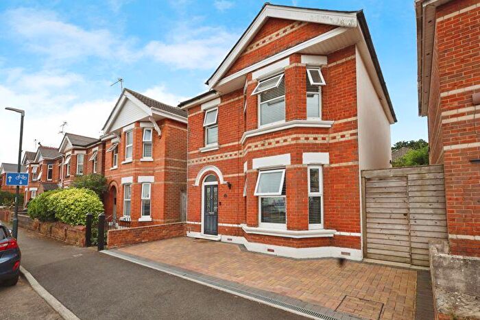 3 Bedroom Detached House For Sale In Green Road, Bournemouth, BH9