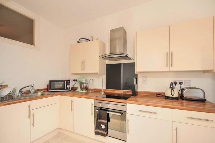 2 Bedroom Flat To Rent In Widmore Road, Bromley, BR1