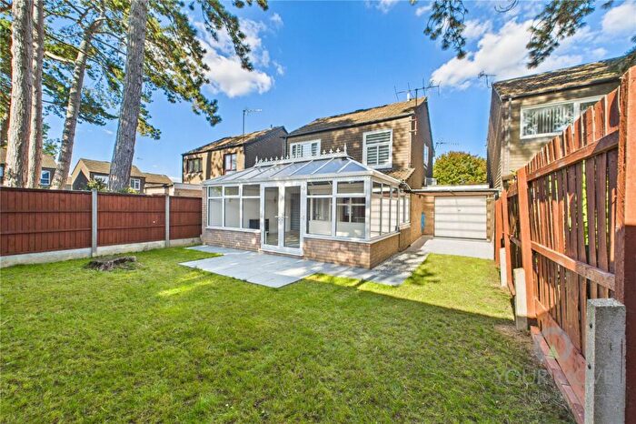 3 Bedroom Link Detached House For Sale In Hopping Hill Gardens, Duston, Northampton, Northamptonshire, NN5