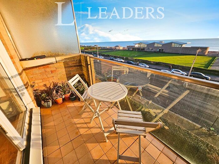 2 Bedroom Apartment To Rent In Fairlawns, Kingsway, Hove, BN3
